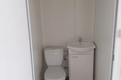 Kommerzieller Bürocontainer 18 m2 mit Toilette