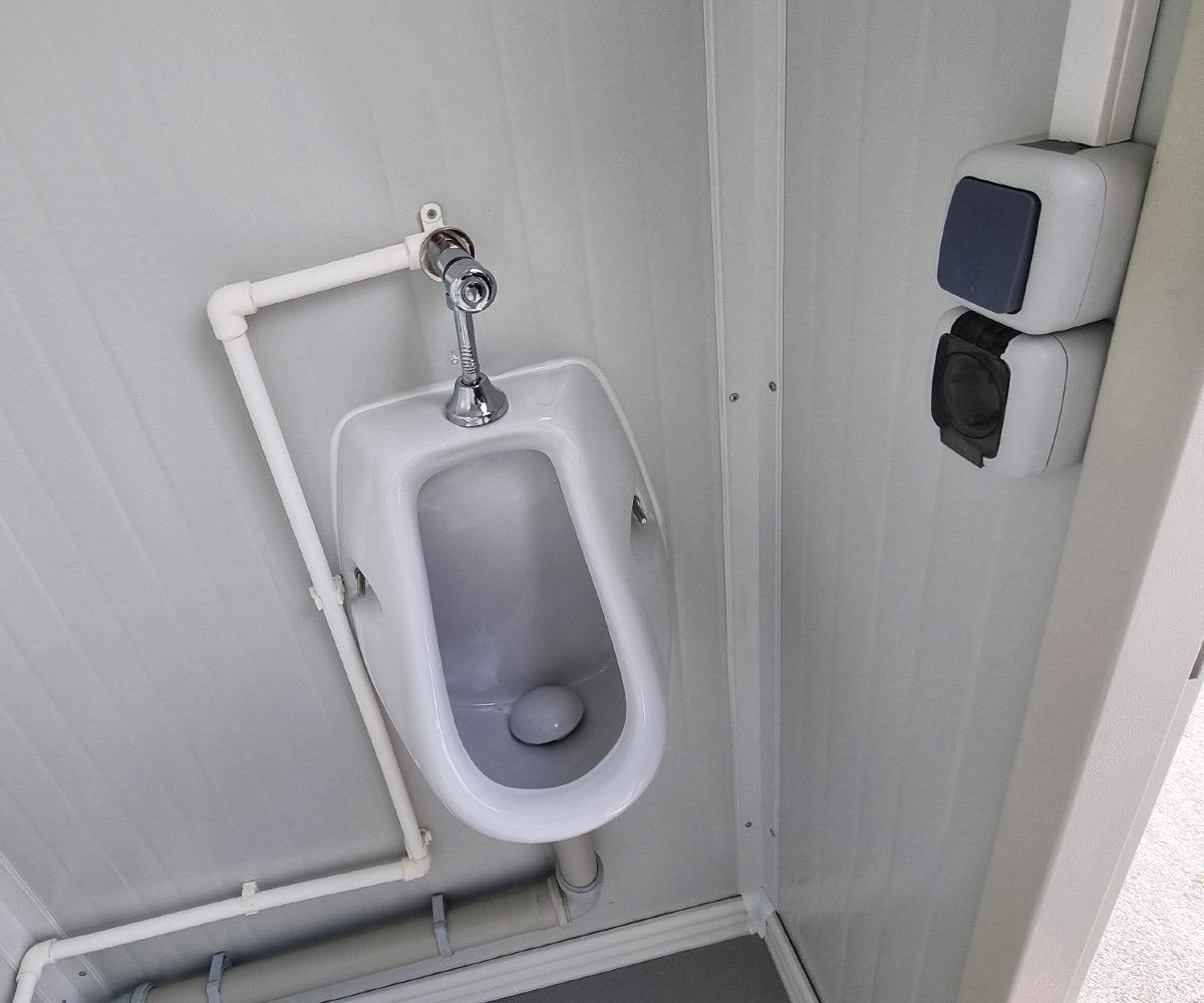 Toilettencontainer - WC mit Pissoir Waschbecken und Fenster Weiß